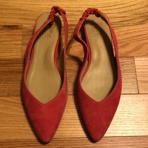 Size 8 pink suede Naturalizer brand shoes with stretchy sling back